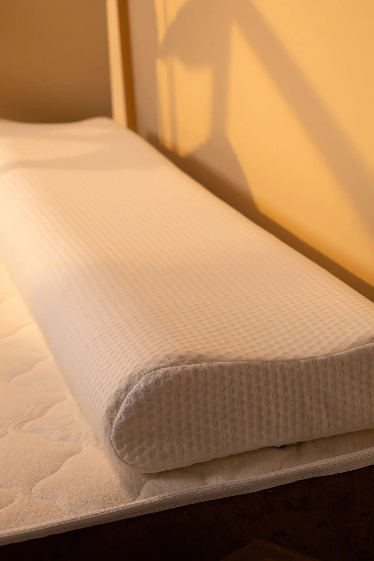Memory Foam Contour Long Last Pillow